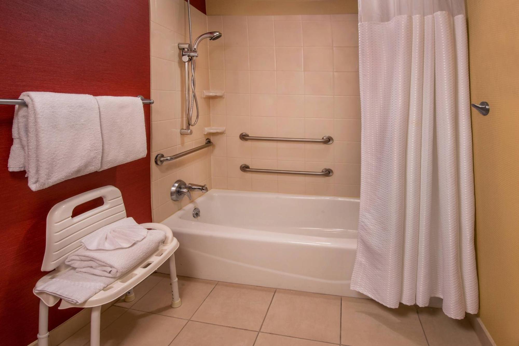 Courtyard By Marriott Newark-University Of Delaware Exterior foto